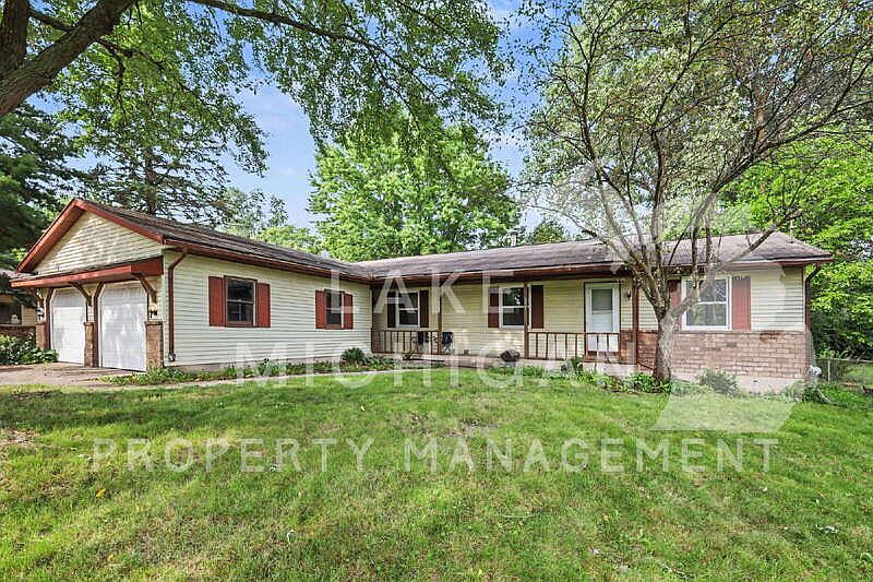 1st image of 2555 Ridgemoor Dr SE