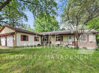 2555 Ridgemoor Dr SE, Kentwood, MI 49512
