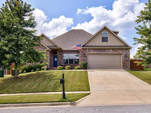 1653 S Laurel Lndg, Fayetteville, AR 72701