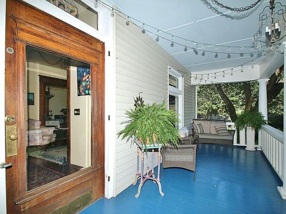3rd image of 502 Woods Ave SW