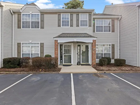 5120 Cypress Point Cir APT 202, Virginia Beach, VA 23455