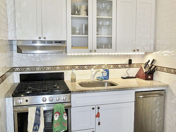 2nd image of 67 S Oxford St APT 4B