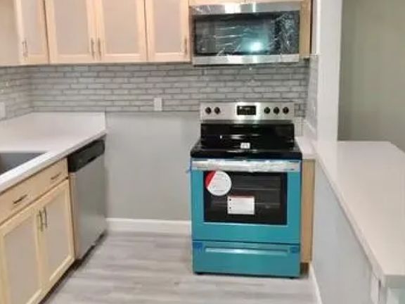 2nd image of 6027 College Ave