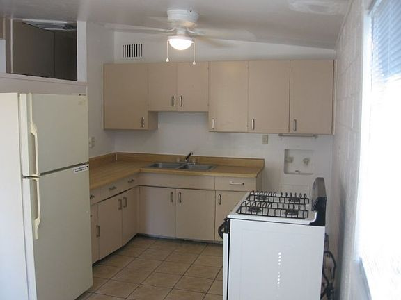 5th image of 1833 Blume St NE