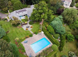 40 Cornwall Ln, Port Washington, NY 11050