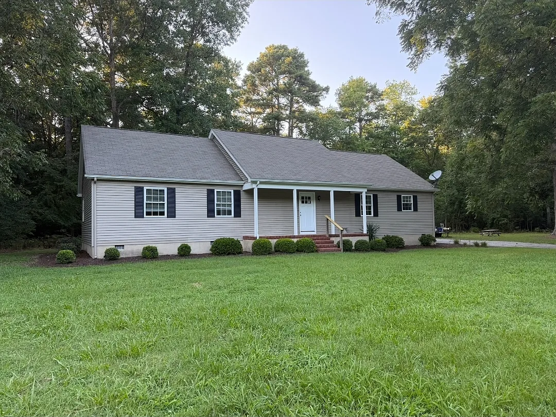 4 bed, 2900 sqft, $2,500 — Photo 2