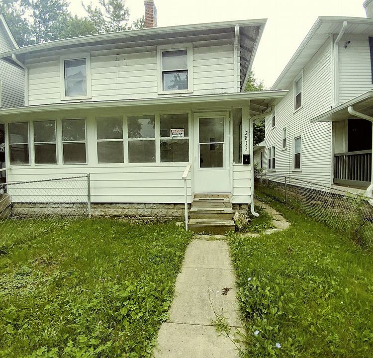 1st image of 2835 E 19th St