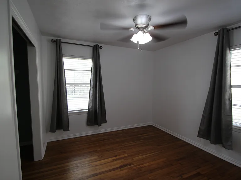 1921 Deborah Dr — Photo 40