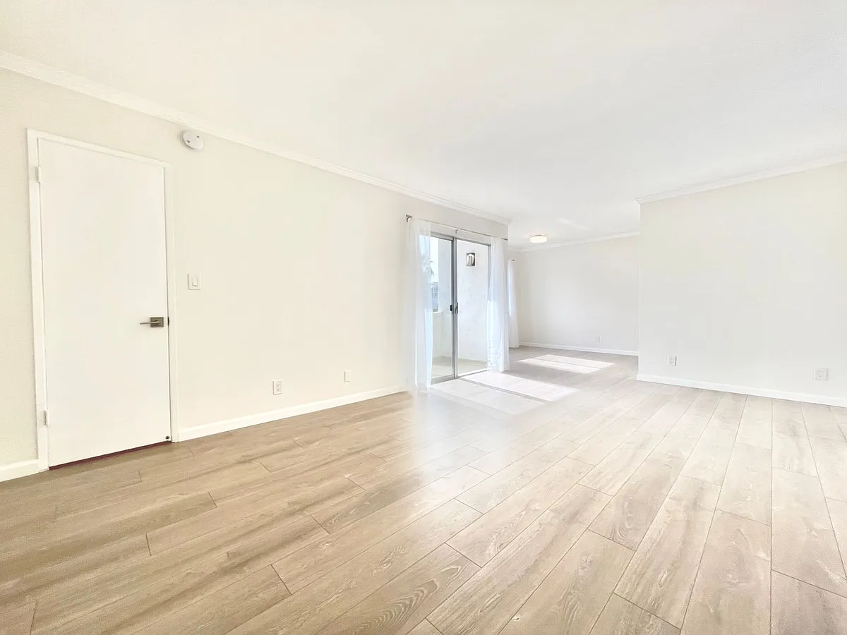 Building Photo - 1142 9th