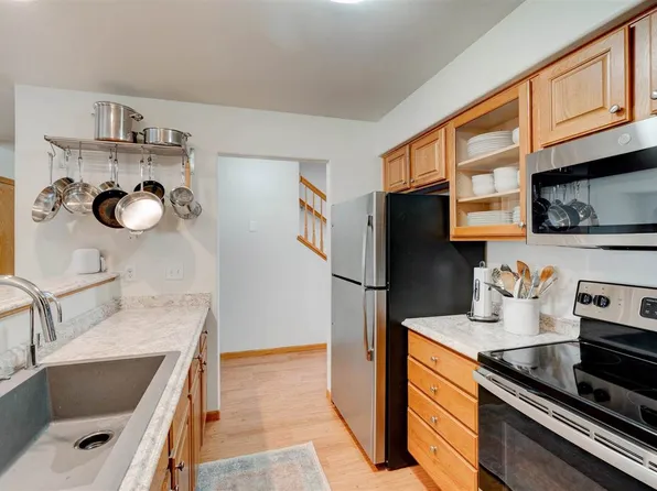 4815 Cardigan Ln, Iowa City, IA 52245