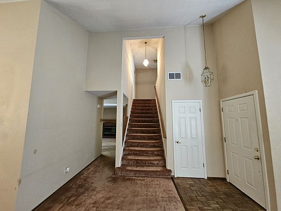 4th image of 7361 Linwood Ct