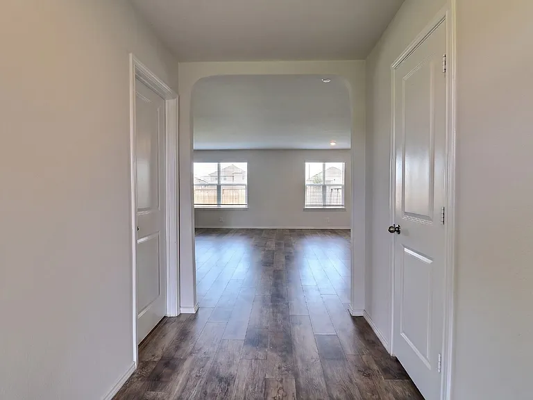 6211 Beech Trail Dr — Photo 4