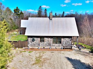 11 Meadow Ln, Blue Hill, ME 04614