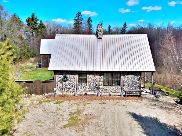 11 Meadow Lane, Blue Hill, ME 04614