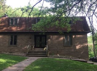 377 Stoneledge Dr, Pittsburgh, PA 15235