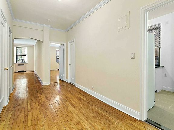 4th image of 120 E 89th St APT 1B
