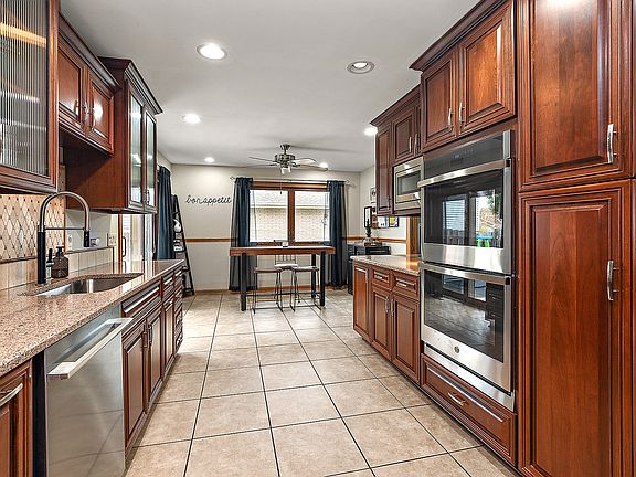 4th image of 7624 Cashew Dr