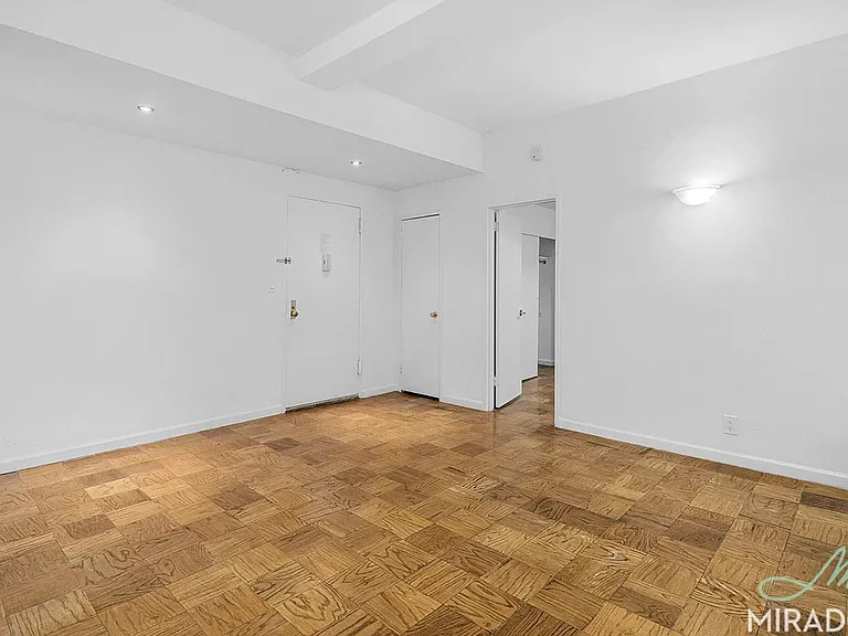 132 E 45th St #8F — Photo 3