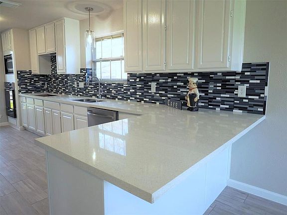 5th image of 2813 Potomac Dr