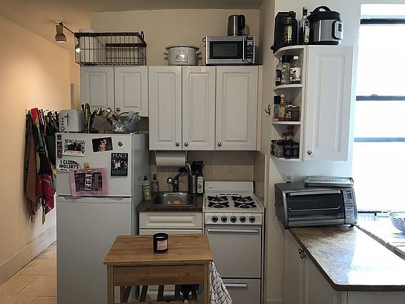 3rd image of 264 W 19th St APT 62