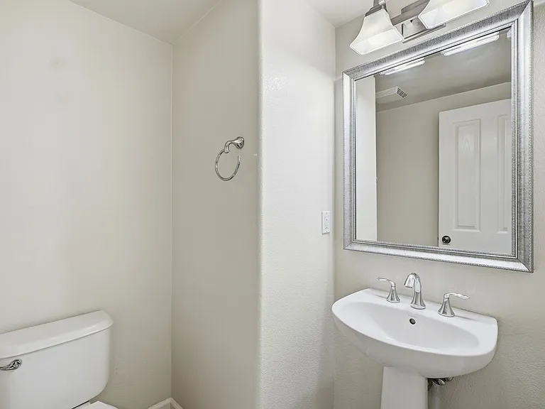 5206 Fioli Loop — Photo 10