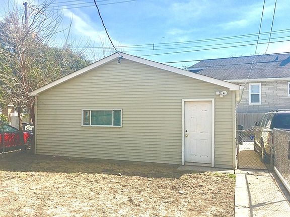 4th image of 6309 W Diversey Ave