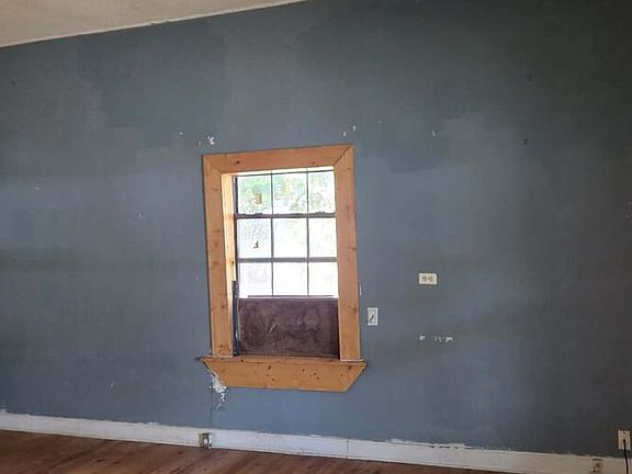 4th image of 14 Probasco St