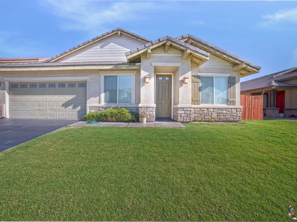 316 Quail Run Dr, El Centro, CA 92243