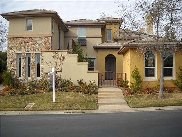 1st image of 2036 Powfoot Way