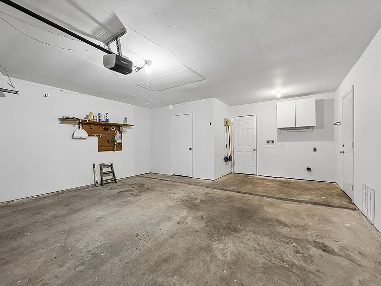 17134 Barcelona Dr — Photo 25