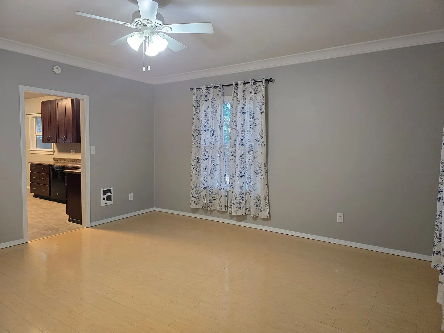 4 Bedroom in Convenient Lakewood Location! — Photo 4