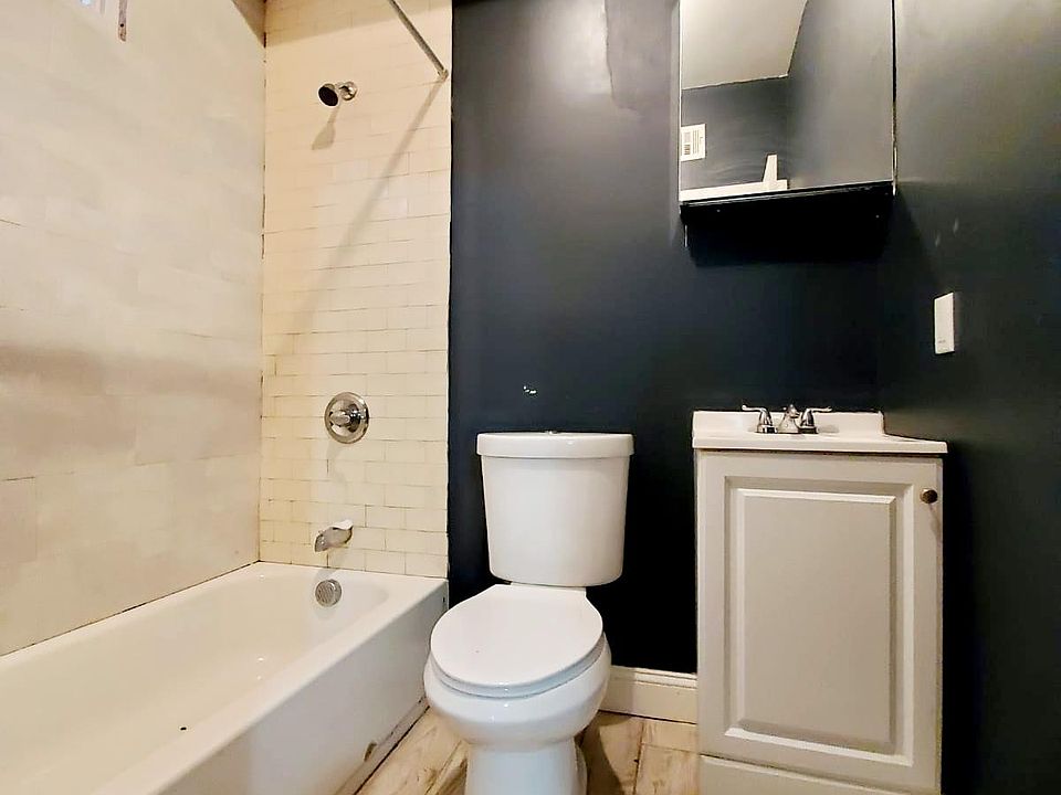 2nd image of 124 Virginia Ave #2A
