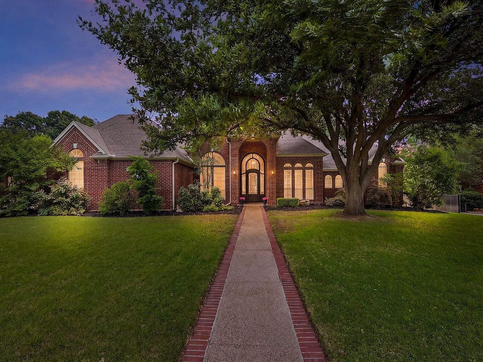 1st image of 909 Chimney Hill Trl