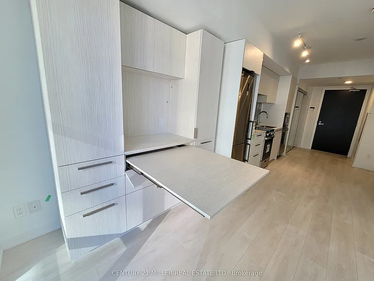 18 Maitland Ter #802 — Photo 49