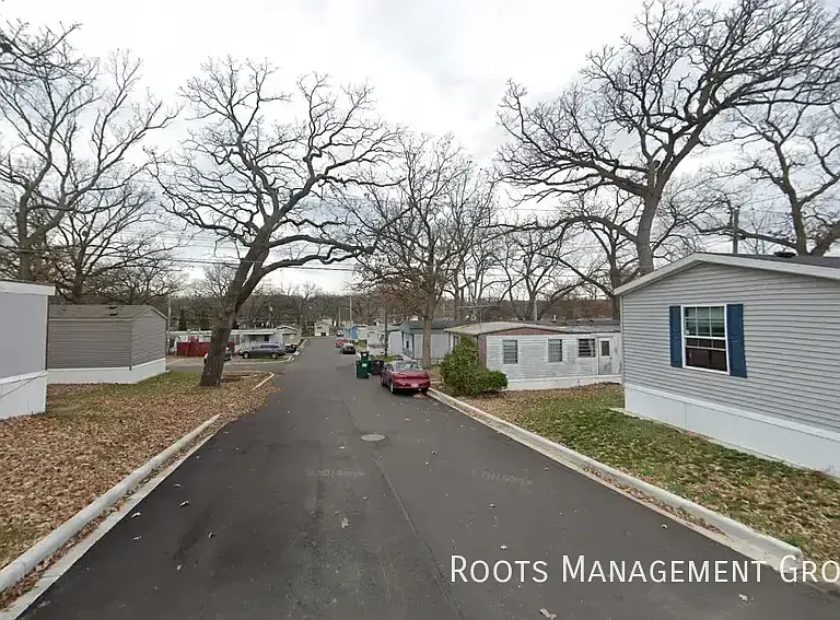 2433 S Riverside Dr #41 — Photo 4