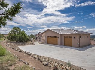 36 Woodlands Dr, Tijeras, NM 87059