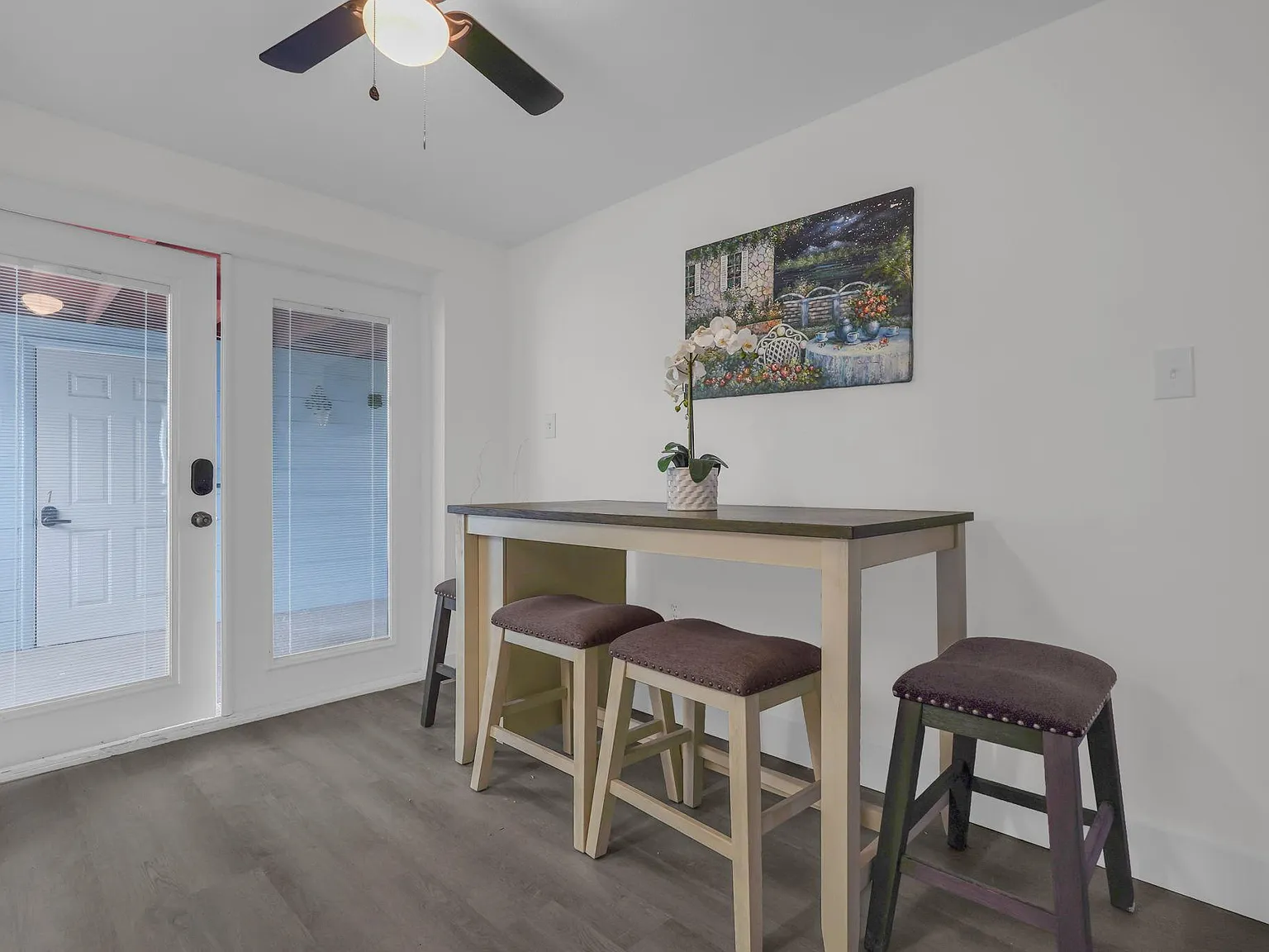 4 bed, 3.0 bath, 1693 sqft, $1,087 — Photo 4