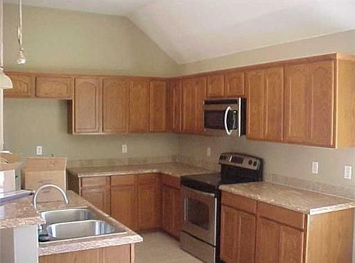 3rd image of 10128 Canyon Oak Dr