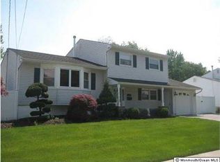 18 Chelsea Rd, Old Bridge, NJ 08857