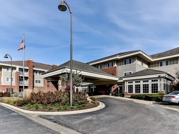 801 N McLean Blvd APT 142, Elgin, IL 60123