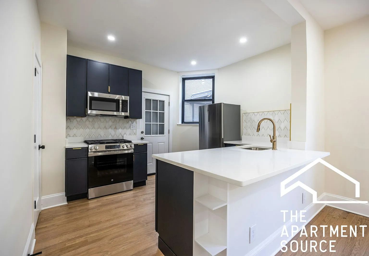 4638 North Hamilton Avenue, Unit 1N — Photo 1