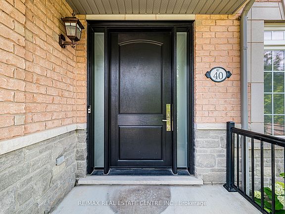 3rd image of 40 Cachet Ct