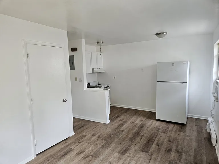 3935 Zinsle Ave #1 — Photo 2