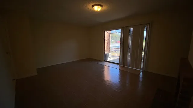3 bed, 2.5 bath, 1405 sqft, $1,990 — Photo 4