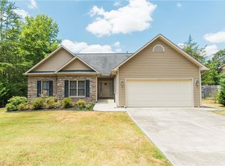 3419 Corvair Dr, High Point, NC 27265