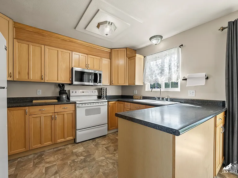 300 E 45th Ave #4 — Photo 11