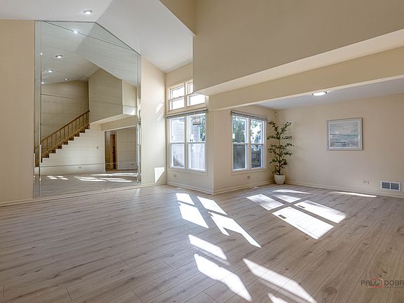 2nd image of 1002 Hobson Dr