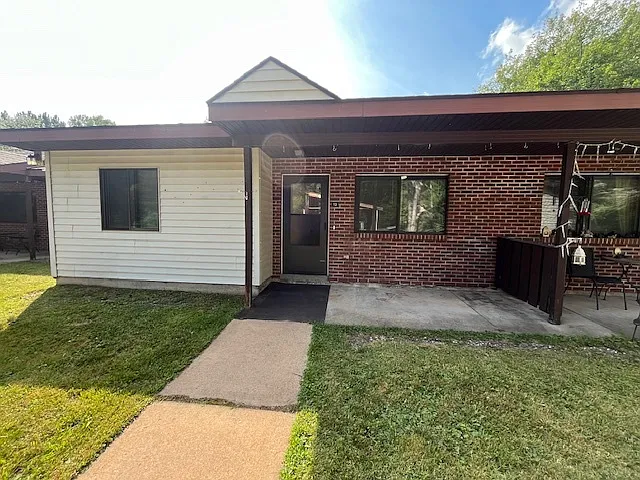 303 Birch St — Photo 11