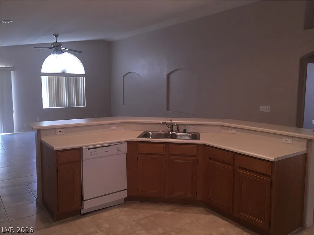 Building Photo - 1526 Silver Sunset Dr
