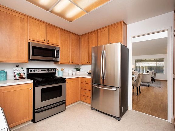 5th image of 10126 English Oak Way